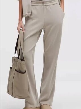 lululemon softstreme NWT HR  riverstone/short